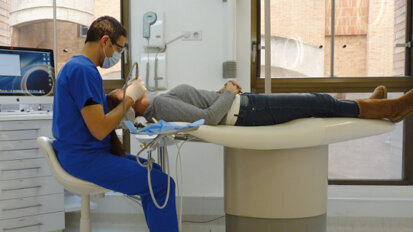 Nous souffrons du dos,  des cervicales, des épaules !  Mais comment travaillons-nous ?