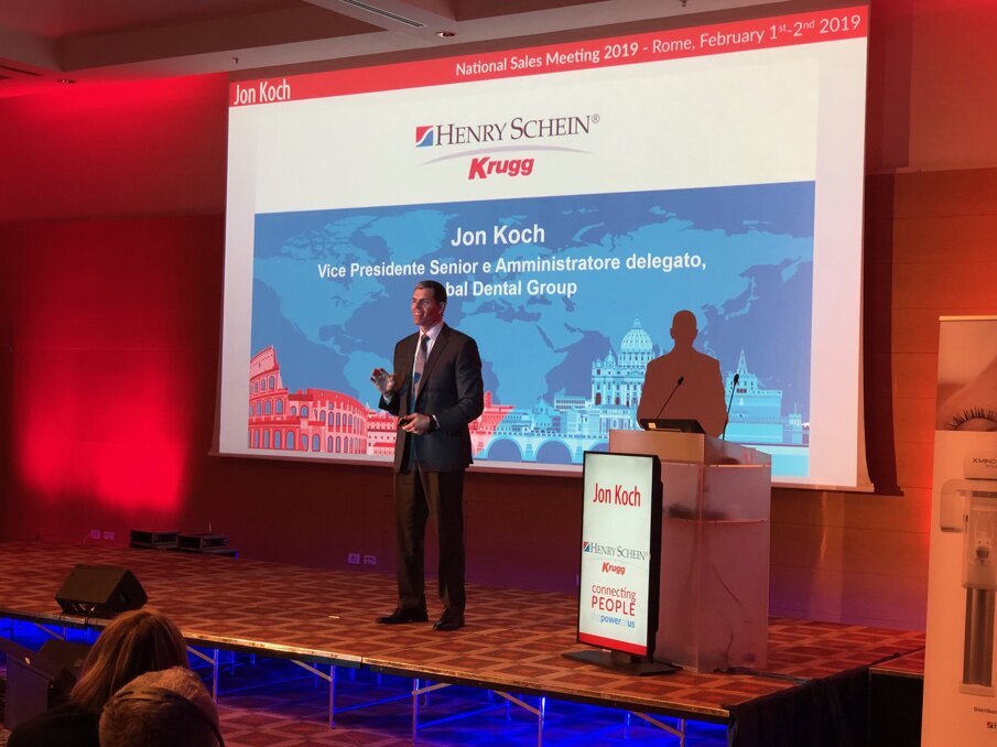 Jonathan Koch, Vice Presidente Senior e Amministratore delegato Global Dental Group.