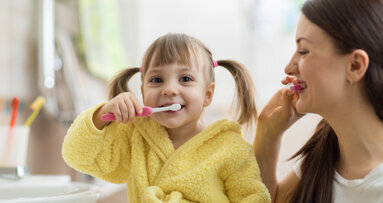 Frühkindliche Karies gemeinsam mit Eltern bewältigen
