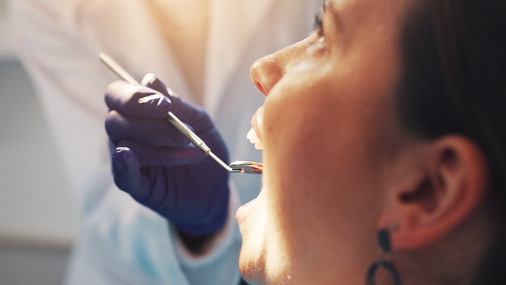 Akcja #CzujniOnkologicznie ponownie na Targach KRAKDENT: stomatolodzy w centrum profilaktyki raka jamy ustnej