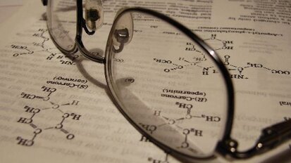 Les scientifiques japonais ont mis au point un substitut pour les métaux dentaires