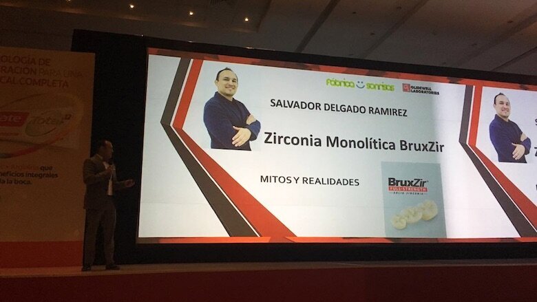 El Dr. Salvador Delgado habló del auge del circonio monolítico para todo tipo de restauraciones.