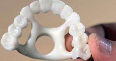 Hybrid Technologies grows business with full-arch palatal Jigs 3D printed on NextDent 5100