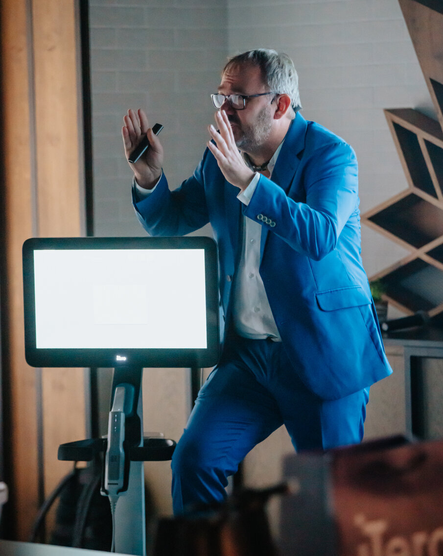 Specialised workshops on digital workflows with intra-oral scanning