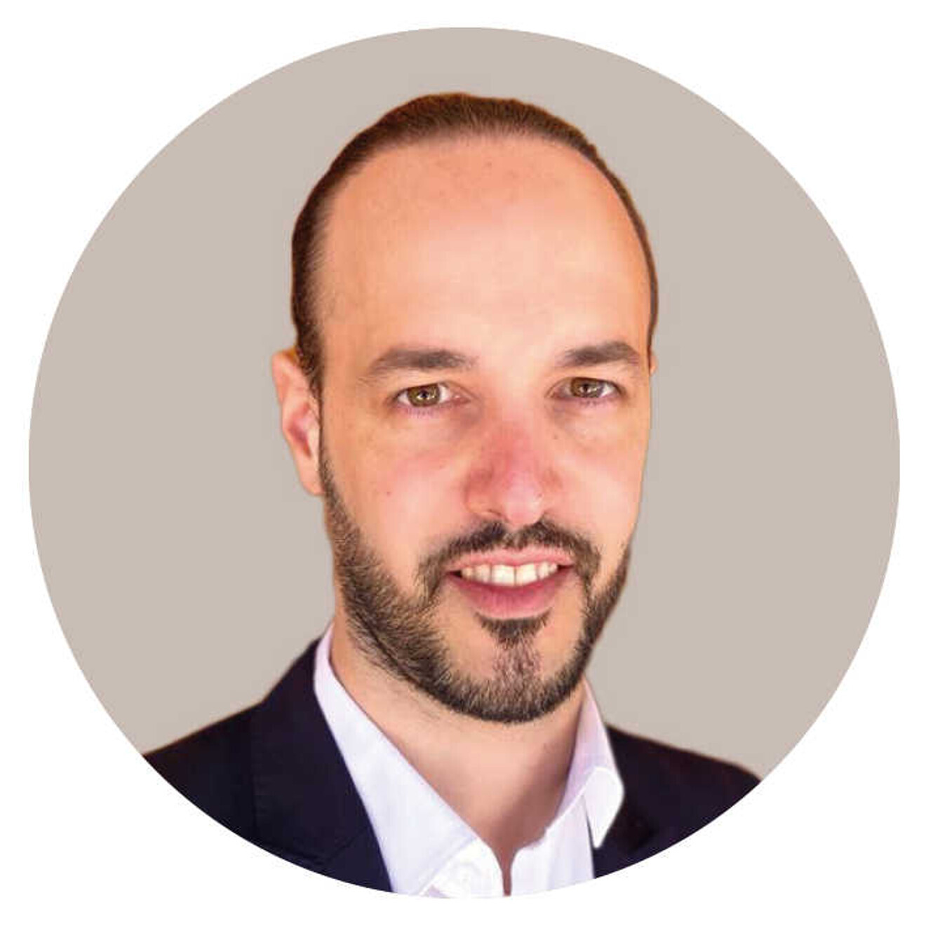 Dr Olivier Benhamou, Belgique – Comment conjuguer esthétique du sourire et invasivité minimale ?