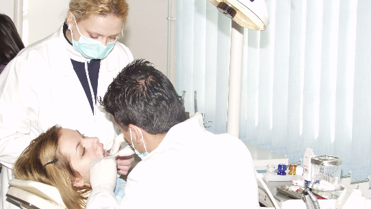 Italia in prima fila per la salute di denti e gengive insieme ad altri 50 Paesi nel mondo