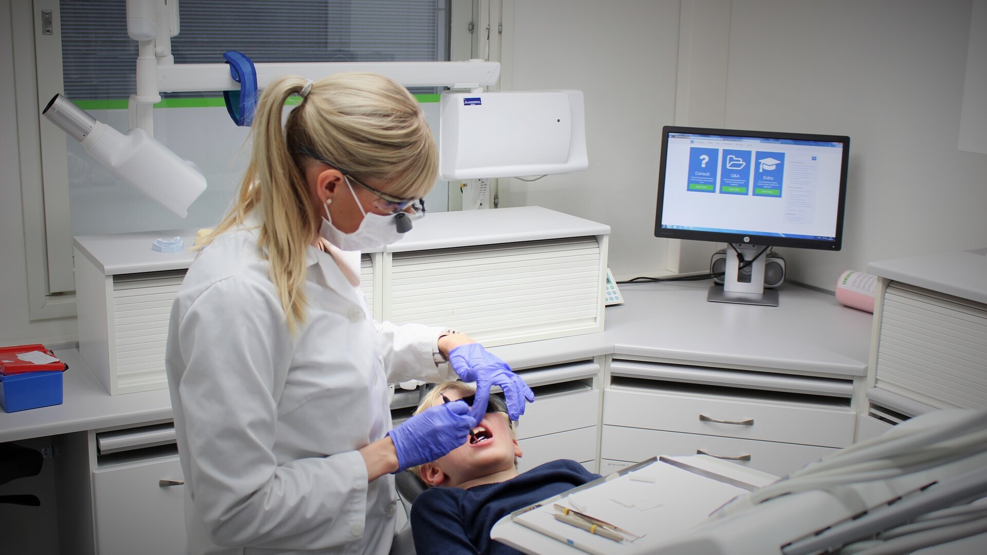 “Advanced knowledge and a supporting community via the Internet”