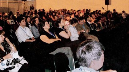 Η στοματική υγεία είναι πολύ σημαντική για τους χρήστες οδοντοστοιχιών λόγω της πιθανής επίδρασης στη συστηματική τους υγεία