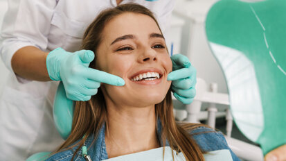 AI-generated versus human-crafted smiles: Aesthetic preferences in digital smile design