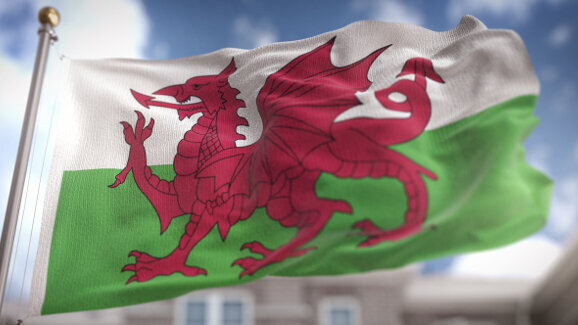 Ten thousand NHS places announced for Wales