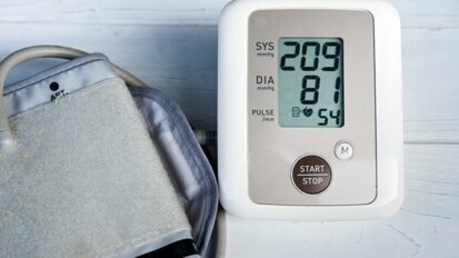 Treating periodontitis may help lower blood pressure