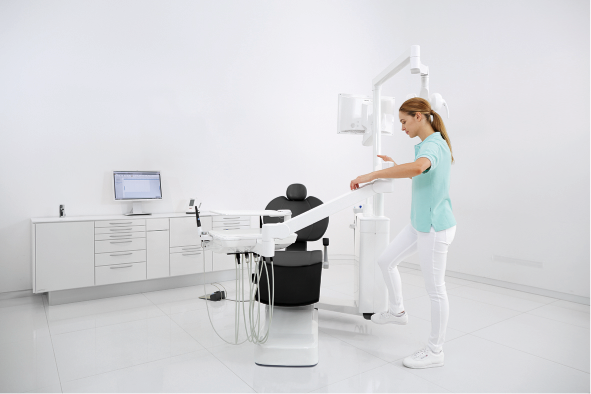 Swivel from right-handed to left-handed treatment takes only 15 seconds and can easily be carried out between appointments. (Photograph: Dentsply Sirona)