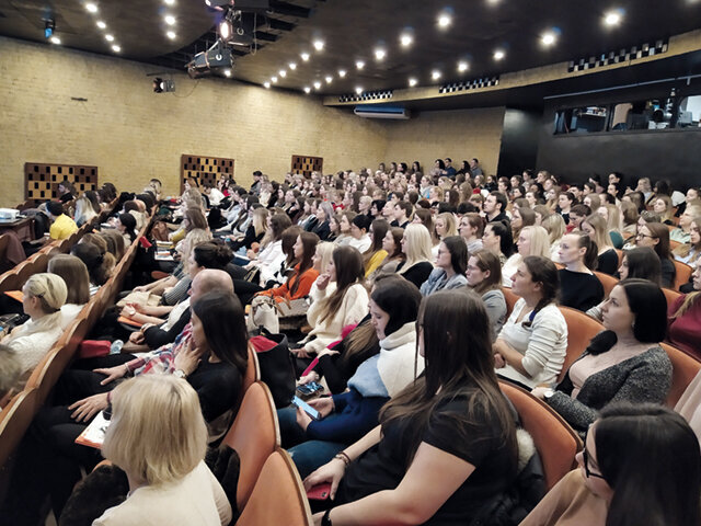 Škachův den, akci s největší koncentrací studentů oboru DH v zemi, pořádá tradičně MUDr. Ladislav Kindl a MUDr. Ladislav Korábek. Letošní počet posluchačů, více než 320, překonal všechny předchozí ročníky.