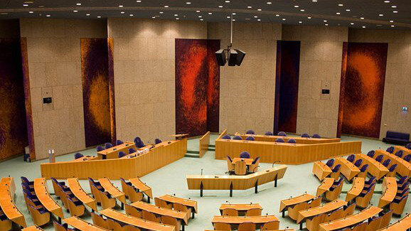 Kamer wil interventieteam mondzorg ouderen