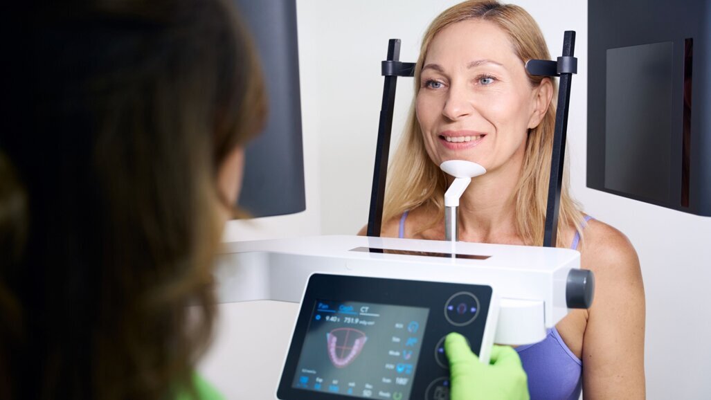 Webinar on guided surgery, CBCT and CAD/CAM technology: From single-tooth replacement to full-arch cases