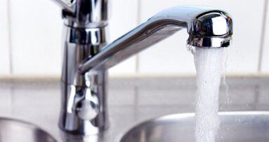 Israel interrompe fluoretação de água potável