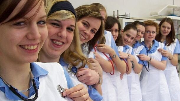 Pielęgniarki i położne funkcjonariuszami publicznymi