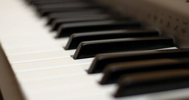 Procedure tegen BUMA om factuur over achtergrondmuziek