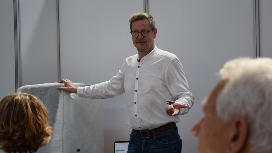 Oliver Horschig held a workshop on intra-oral scanning. 