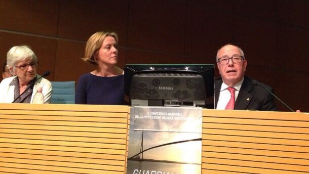 Autorità giudiziarie e Ordini dei Medici comunicano poco. Bloccate le procedure disciplinari verso gli iscritti?