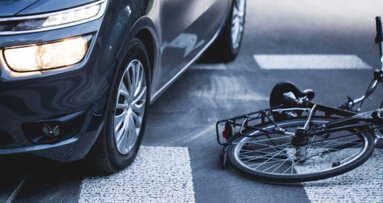 Přilby na kolo nejsou účinné při zmírnění závažnosti poranění obličeje