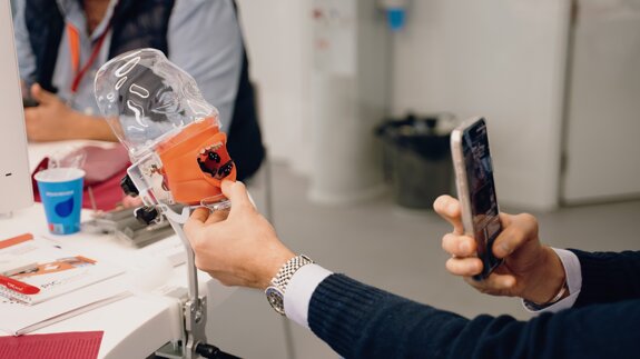 “El número de cámaras no determina la precisión de un escáner intraoral”