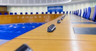 A Comissão Europeia aprova a aquisição pela DENTSPLY da Sirona