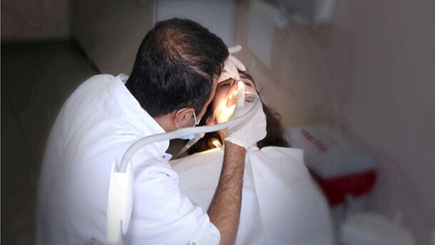 Engellilerin dişleri, özel ameliyathanede tedavi ediliyor