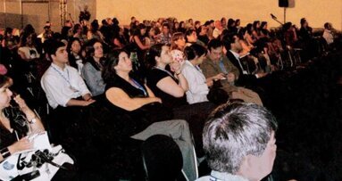 Η στοματική υγεία είναι πολύ σημαντική για τους χρήστες οδοντοστοιχιών λόγω της πιθανής επίδρασης στη συστηματική τους υγεία