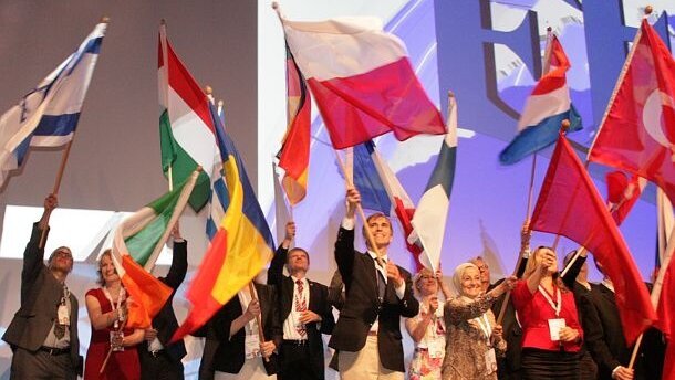 Пародонтални експерти  от Европа „развяха флагове“  на специален конгрес във Виена