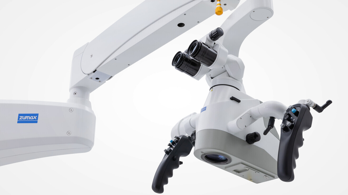 Zumax surgical microscope OMS3500.