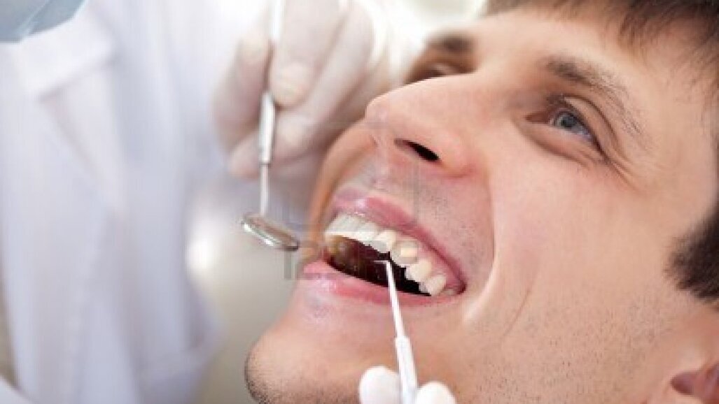 Το φύλο του ασθενή πρέπει να θεωρηθεί ένας εξατομικευμένος παράγοντας κινδύνου για την εκτίμηση κινδύνου ανάπτυξης περιοδοντίτιδας