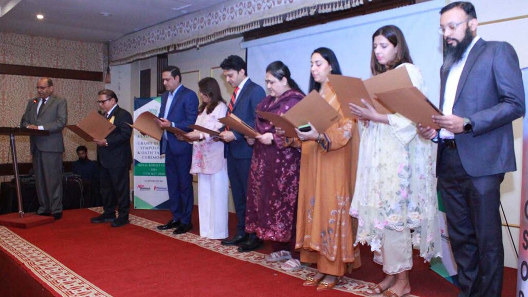 Pakistan dentists call for reforms as new PDA leadership takes charge in Karachi