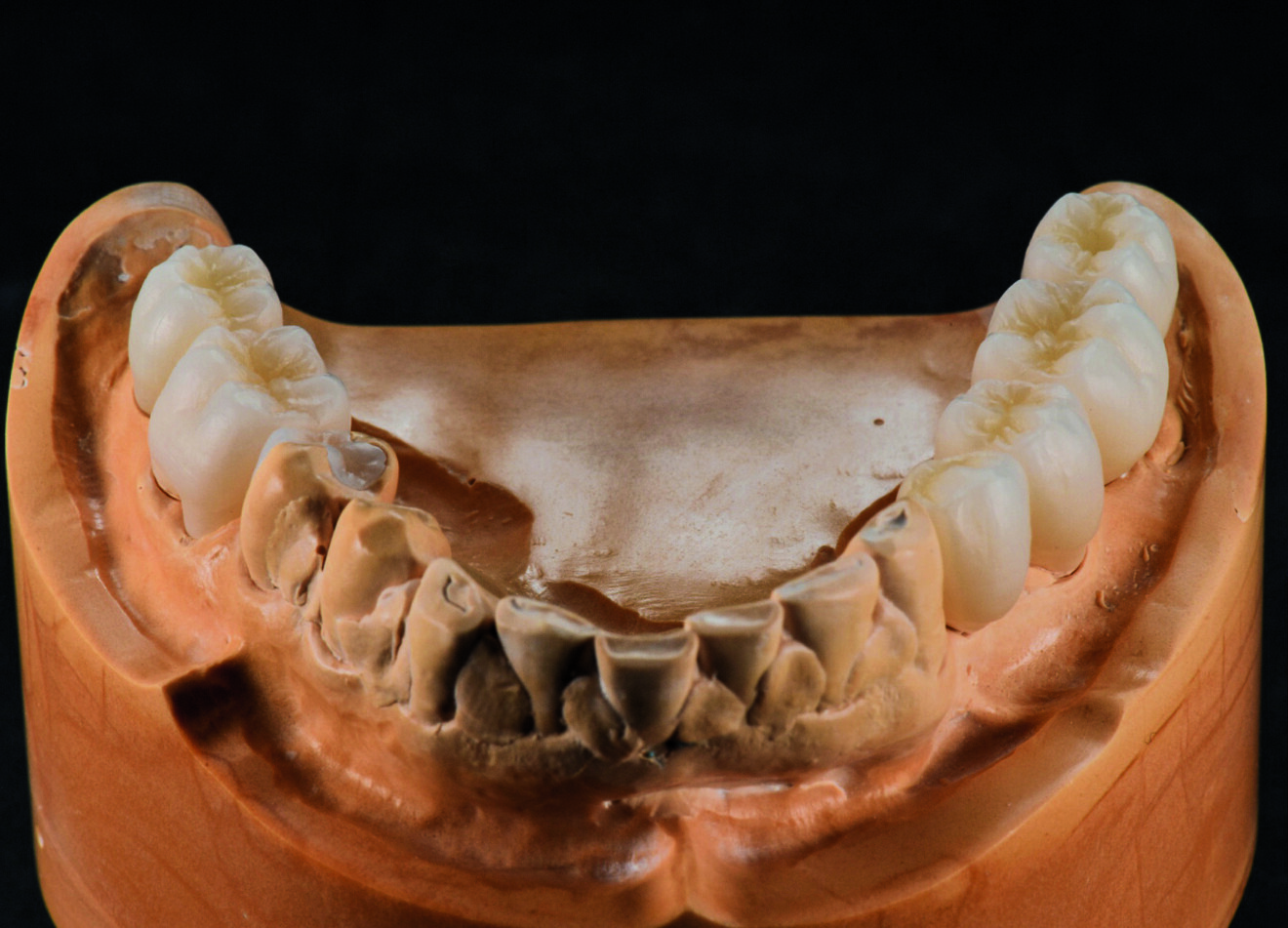 Fig. 7a : La structure de la surface est encore visible après le frittage. 