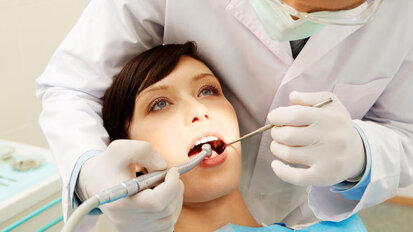 Rückgang bei Zahnextraktionen und Füllungen Rückgang bei Zahnextraktionen und Füllungen