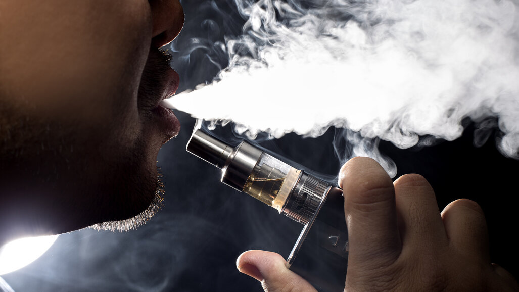 Nghiên cứu mới chỉ ra mối liên hệ độc đáo của vaping với bệnh nha chu