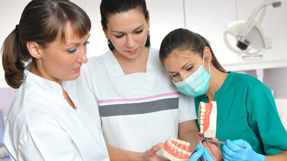 Dentistii vor depune din iunie actele necesare contractarii cu CNAS