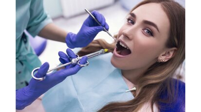 Tandheelkunde voor vrouwen in de spotlights