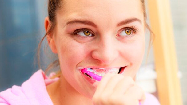 Il dentifricio antiplacca può ridurre il rischio di patologie cardiache e infarti