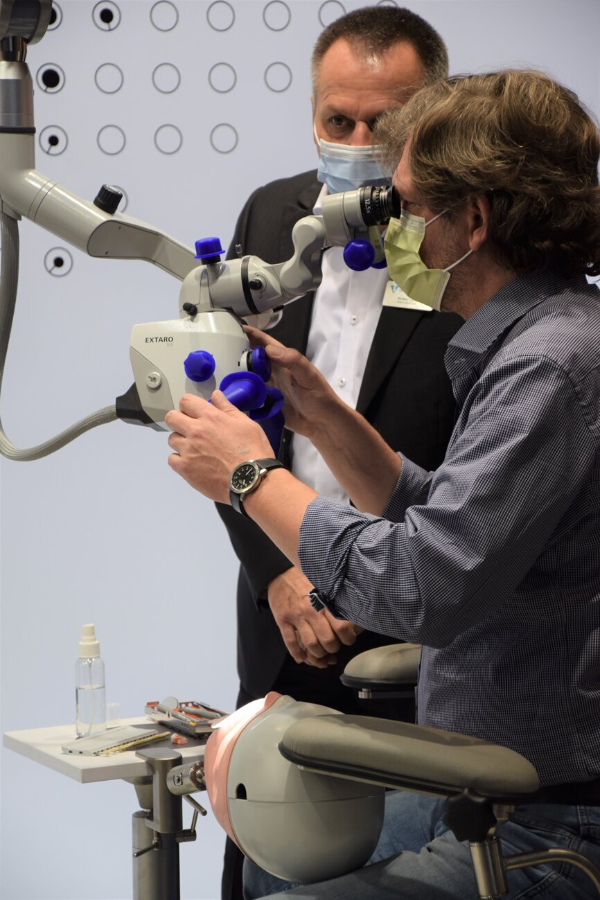 Zeiss booth in hall 10.1. (Image: Dental Tribune International)