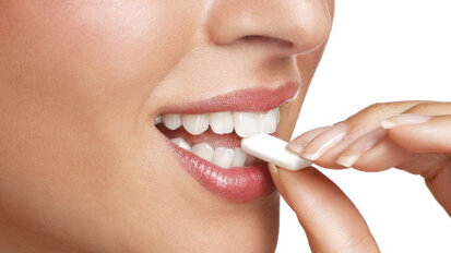 Estudo examina a eficácia do chiclete