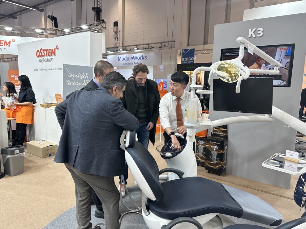 The K3 dental unit chair will be on display at IDS 2025. 