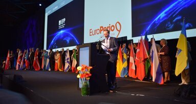 EFP welcomes visitors to EuroPerio9 in style