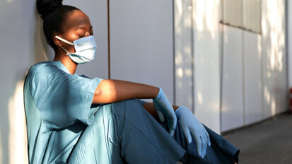 COVID-19 surges among vaccinated health care workers COVID-19 surges among vaccinated health care workers