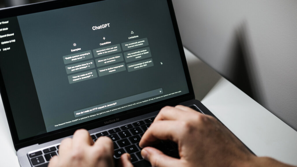 AI judges not reliable for evaluating dental advice