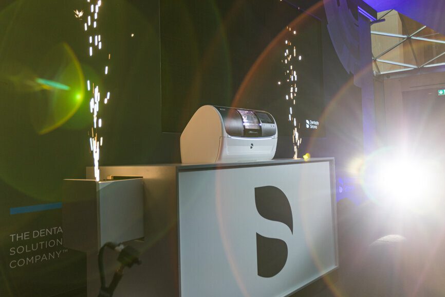 The first presentation of the CEREC Primemill on 24 January marked the offcial market launch of the unit. (Image: Dentsply Sirona)