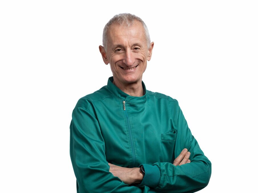 “L'impianto DS OmniTaper EV, con il suo macrodesign ad alte prestazioni e la connessione conica EV, rappresenta la combinazione perfetta tra affidabilità chirurgica e conservazione del tessuto perimplantare a lungo termine” spiega il Dott. Marco Degidi.