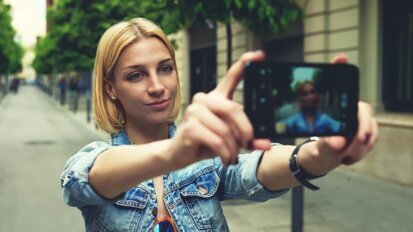Loš izgled zuba spriječava Britance da se smiju na fotografijama