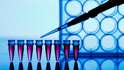 Patienten zum HIV-Test: Mehrfache Verwendung von Einmalprodukten