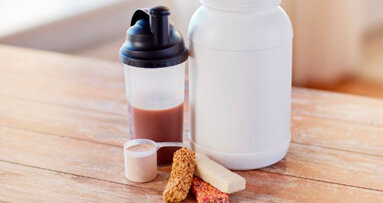 L’associazione Dentale Danese avverte: molti prodotti nutritivi sportivi danneggiano i denti